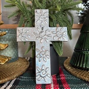 🆕Silver Pewter Cross With Sun Relief Design